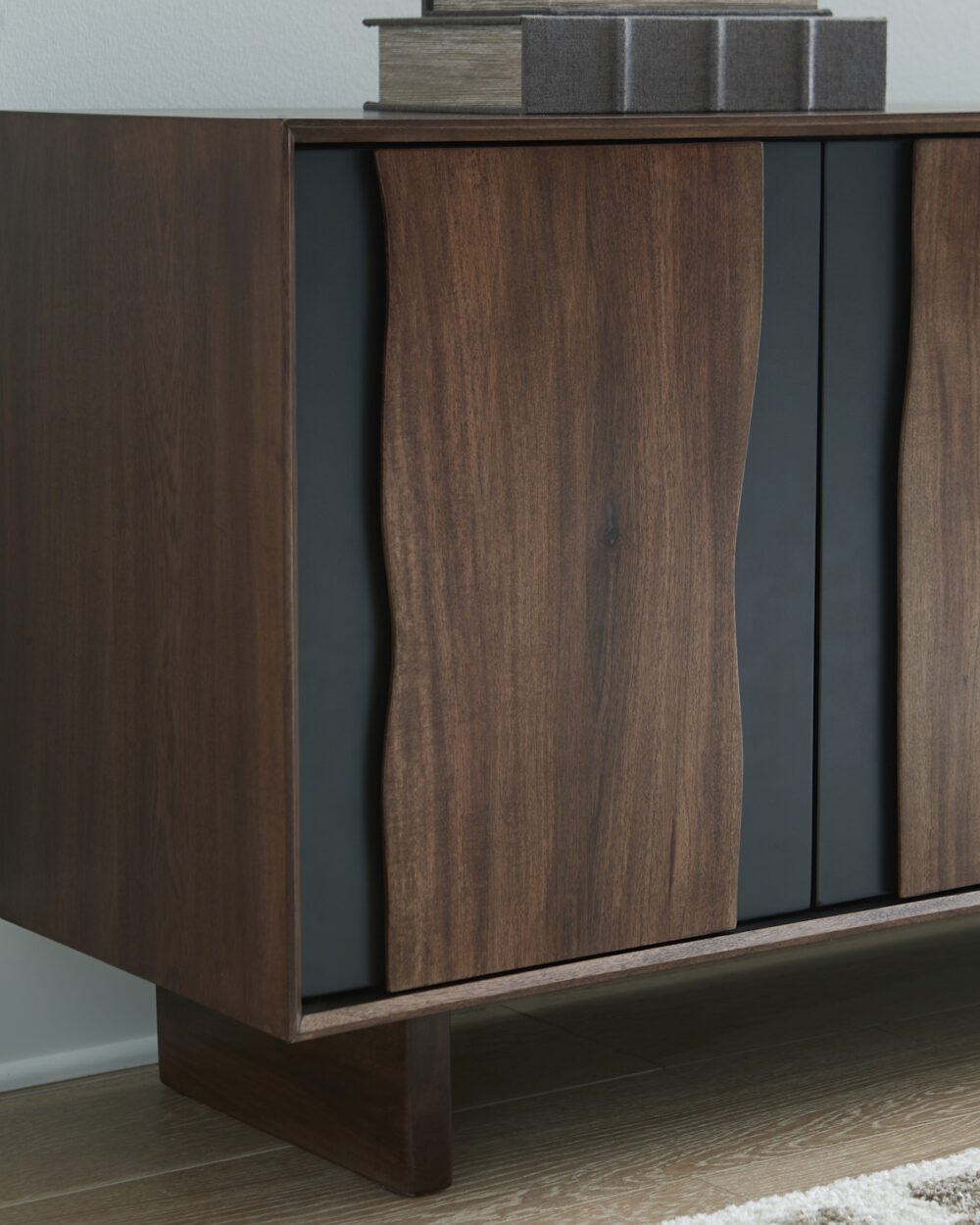 Elby Accent Cabinet