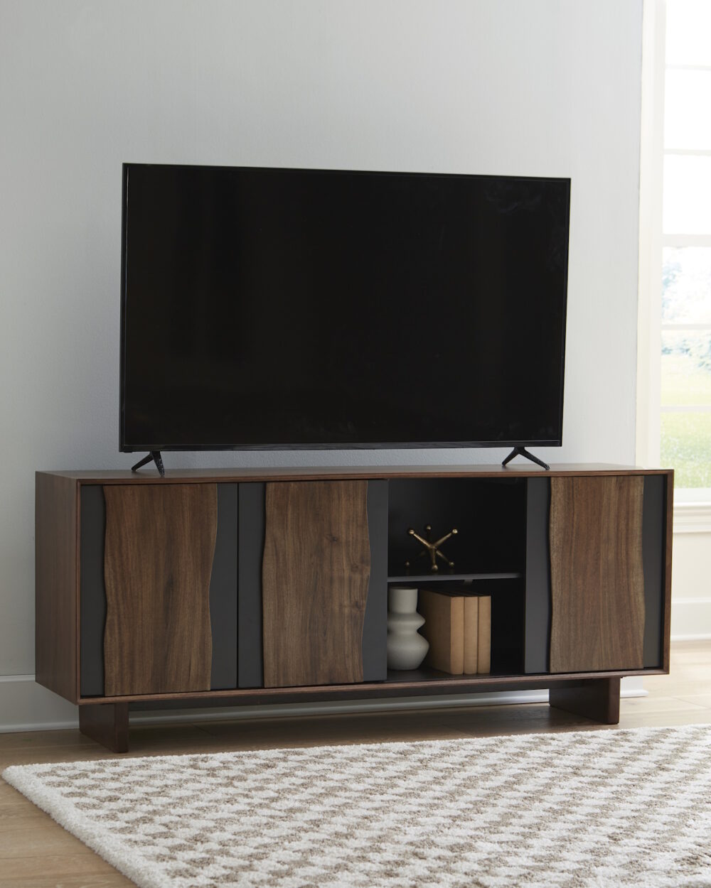 Elby Accent Cabinet